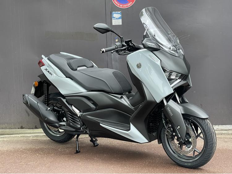 YAMAHA XMAX 300 TECH MAX TECHMAX - 821KM - GARANTIE CONSTRUCTEUR