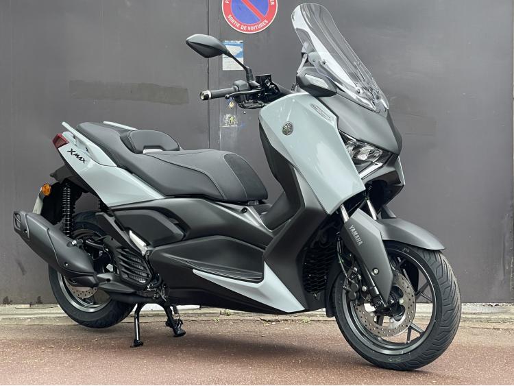 YAMAHA XMAX 300 TECH MAX TECHMAX - 821KM - GARANTIE CONSTRUCTEUR