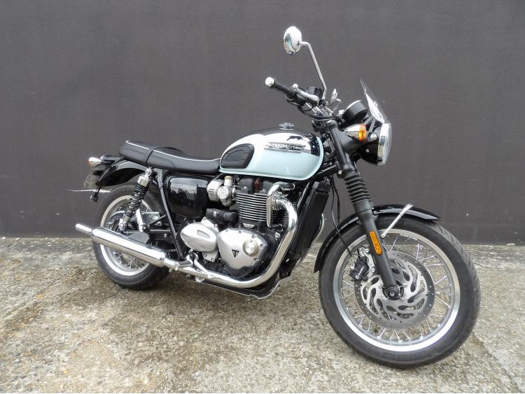TRIUMPH BONNEVILLE T100 CHROME EDITION