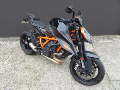 KTM 1290 SUPER DUKE R