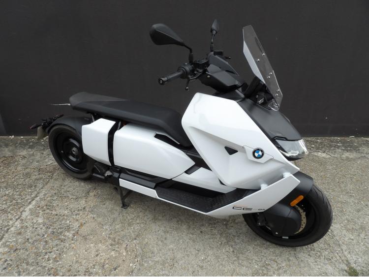 BMW CE 04