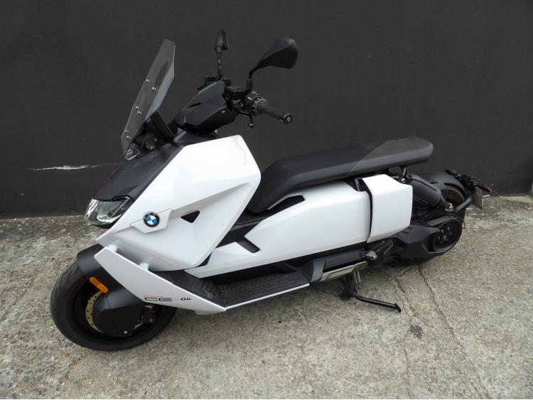 BMW CE 04