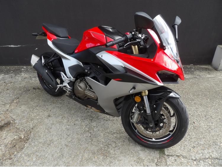 QJ MOTOR SRK 600 RS
