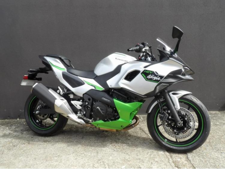 KAWASAKI Ninja 7 Hybrid