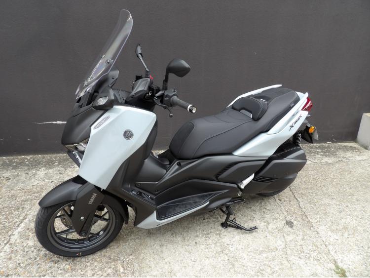 YAMAHA XMAX 300 TECH MAX +