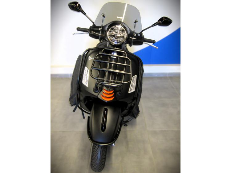 VESPA GTS 300 HPE SUPER SPORT