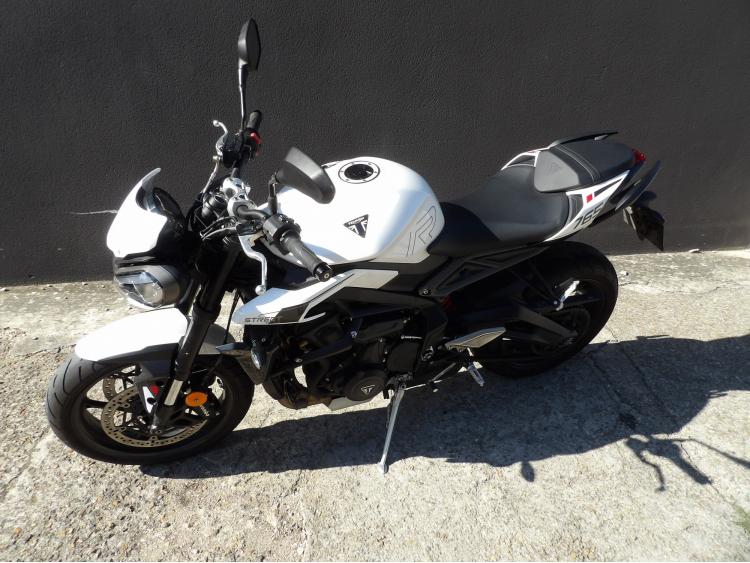 TRIUMPH STREET TRIPLE 765 R