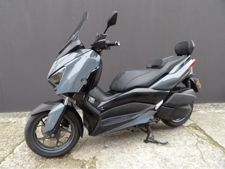YAMAHA XMAX 300 Tech Max