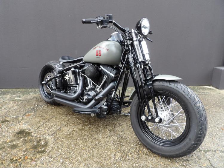 HARLEY-DAVIDSON SOFTAIL CROSS BONES 1584 CROSSBONES 1584 SPRINGER