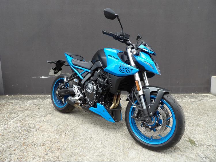 SUZUKI GSX-8S A2