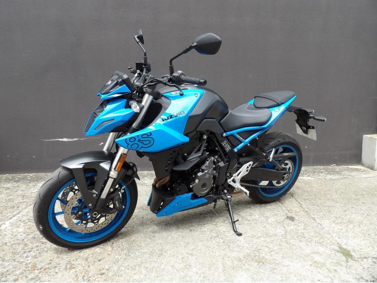SUZUKI GSX-8S A2