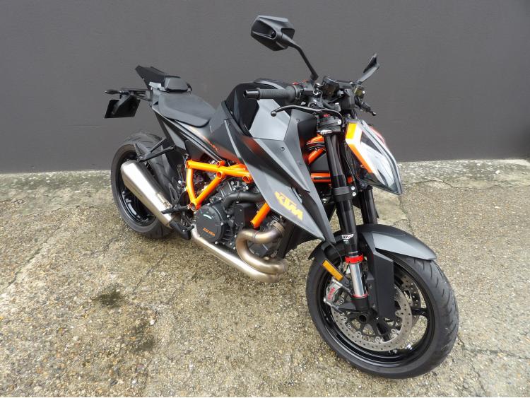 KTM 1290 SUPER DUKE R