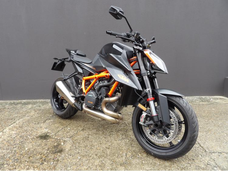 KTM 1290 SUPER DUKE R
