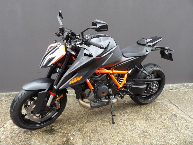 KTM 1290 SUPER DUKE R