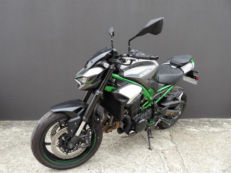 KAWASAKI Z900 FULL 2025