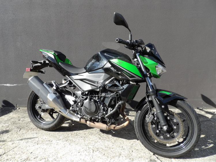 KAWASAKI Z400