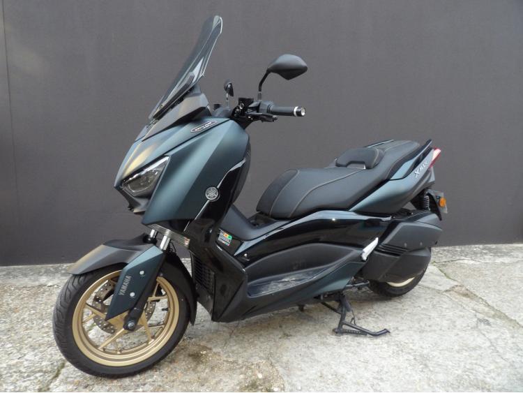 YAMAHA XMAX 300 Tech Max
