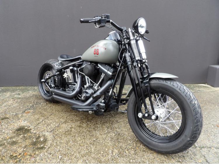 HARLEY-DAVIDSON SOFTAIL CROSS BONES 1584 CROSSBONES 1584 SPRINGER