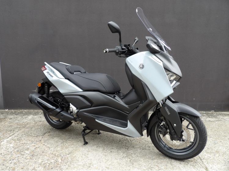 YAMAHA XMAX 300 TECH MAX +