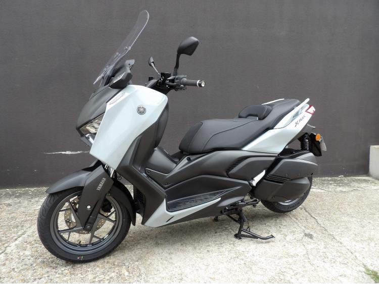 YAMAHA XMAX 300 TECH MAX +
